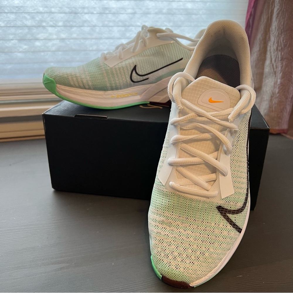 Nike SuperRep Surge sneakers - excellent condition